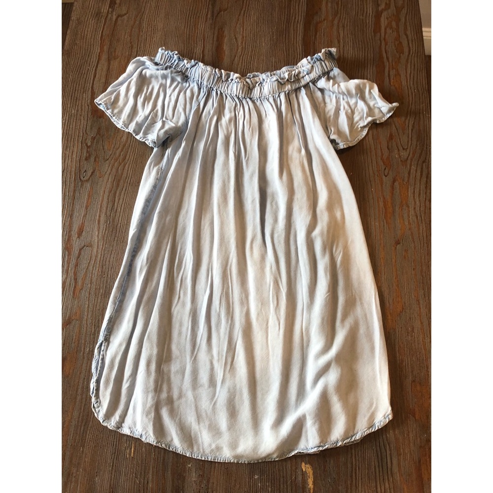 Light blue off-the-shoulder dress